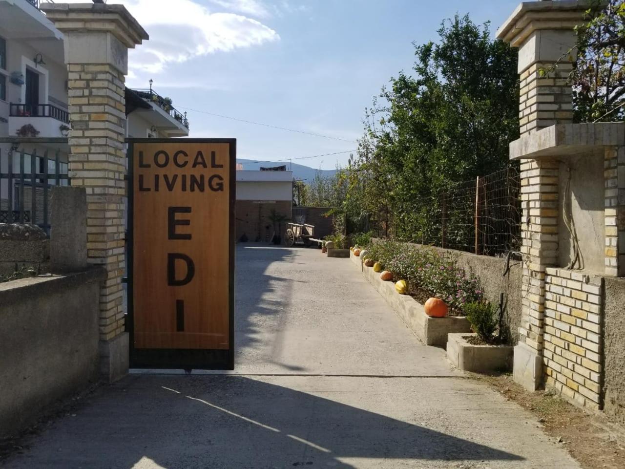 Bed & Breakfast Local Living Edi Berat Exterior foto